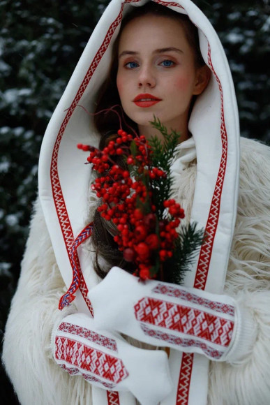 Башлык Молочный Bird Russian Mood с красной тесьмой